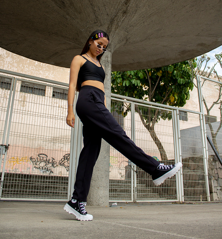 pants unisex color negro vista de lado